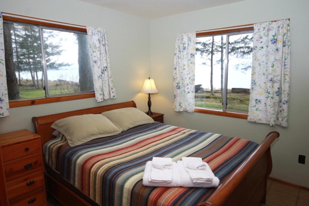 North Beach Inn Eastsound Room photo